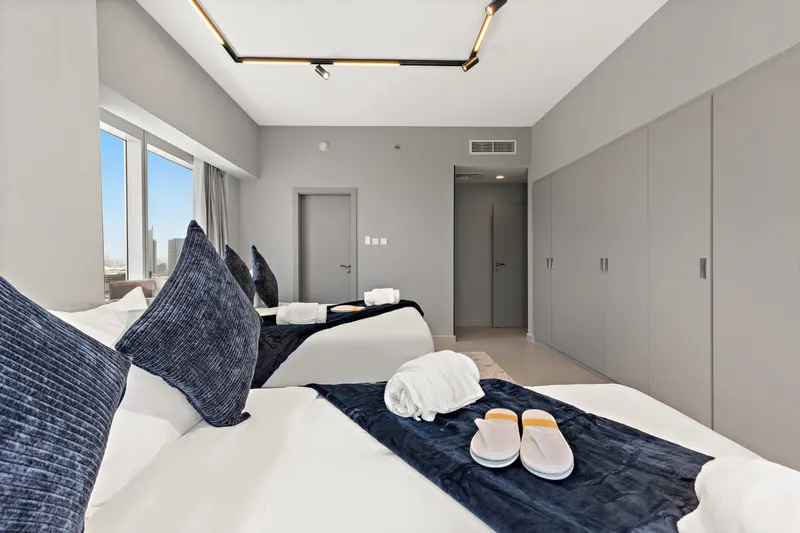 Elevate Your Stay: Scenic Views, Pool & Gym Access