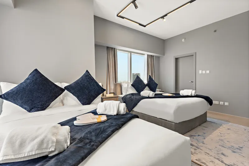 Elevate Your Stay: Scenic Views, Pool & Gym Access