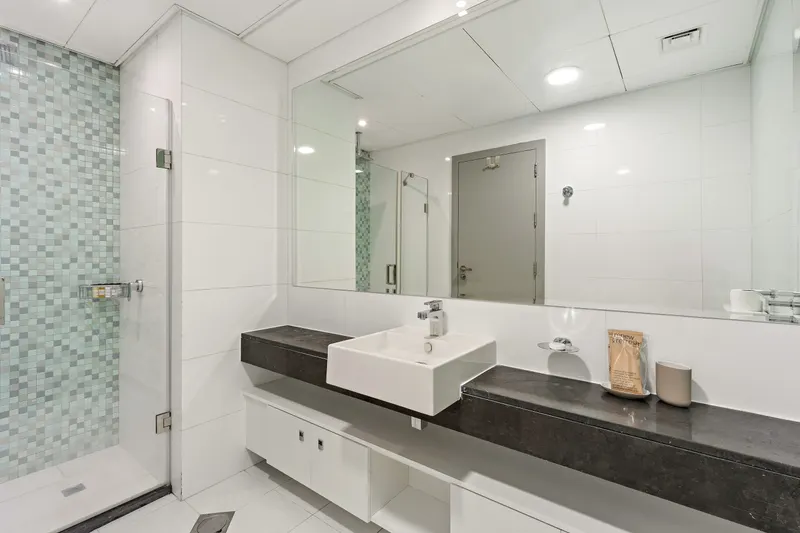 Elevate Your Stay: Scenic Views, Pool & Gym Access