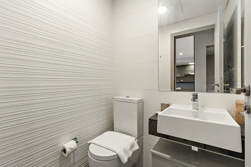 Elevate Your Stay: Scenic Views, Pool & Gym Access