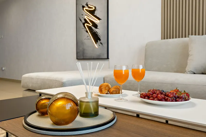 Spectacular Views & Luxury Living: Pool & Gym
