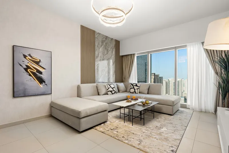 Spectacular Views & Luxury Living: Pool & Gym