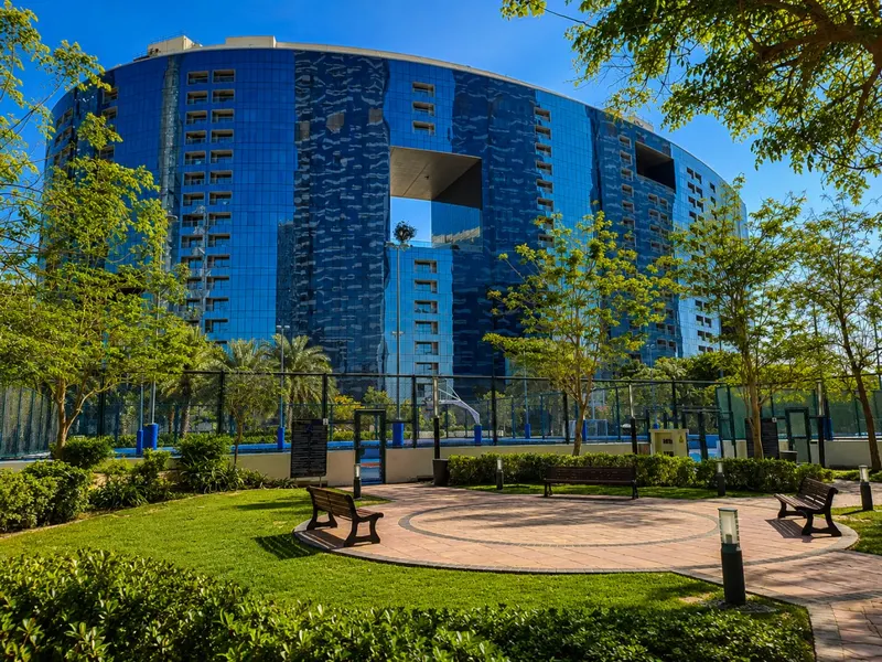 Spectacular Views & Luxury Living: Pool & Gym