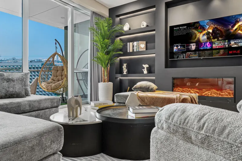 JBR Premium Oasis: Stunning Sea View, Pool & Gym