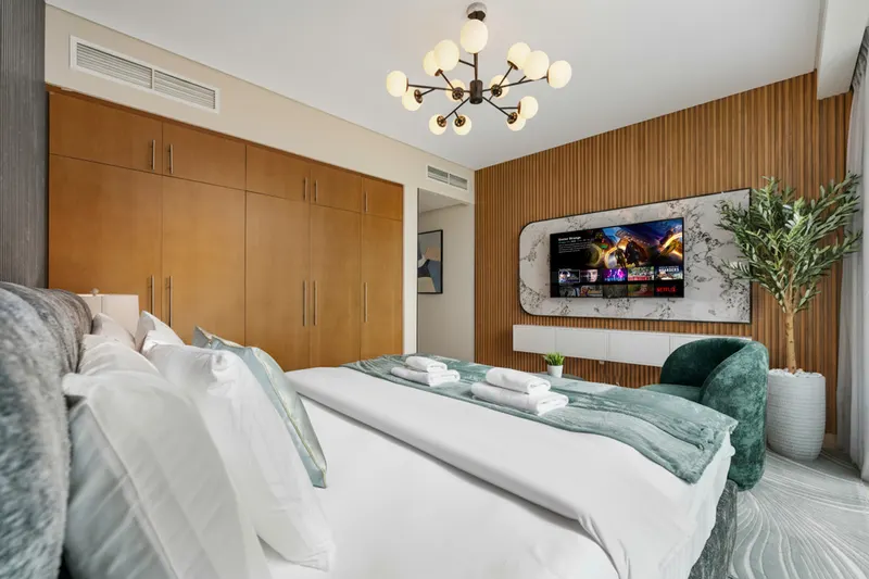 JBR Premium Oasis: Stunning Sea View, Pool & Gym