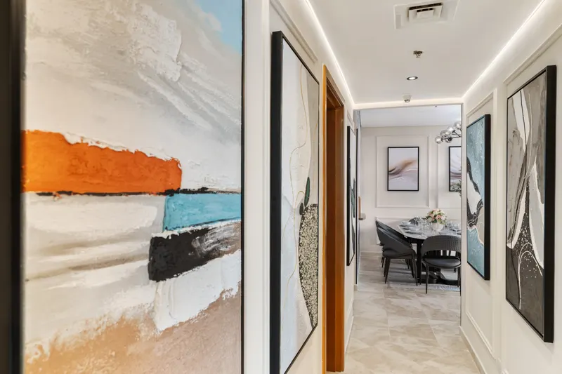 JBR Premium Oasis: Stunning Sea View, Pool & Gym