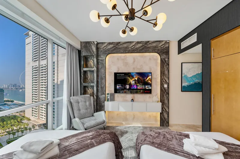 JBR Premium Oasis: Stunning Sea View, Pool & Gym