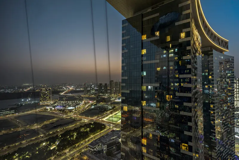 Luxe Living in Gate Tower - Pool & Gym
