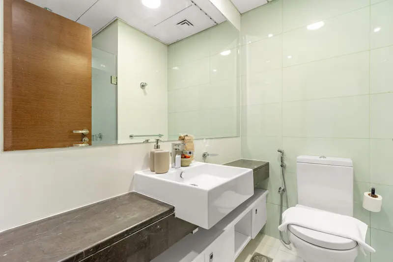 Luxe Living in Gate Tower - Pool & Gym