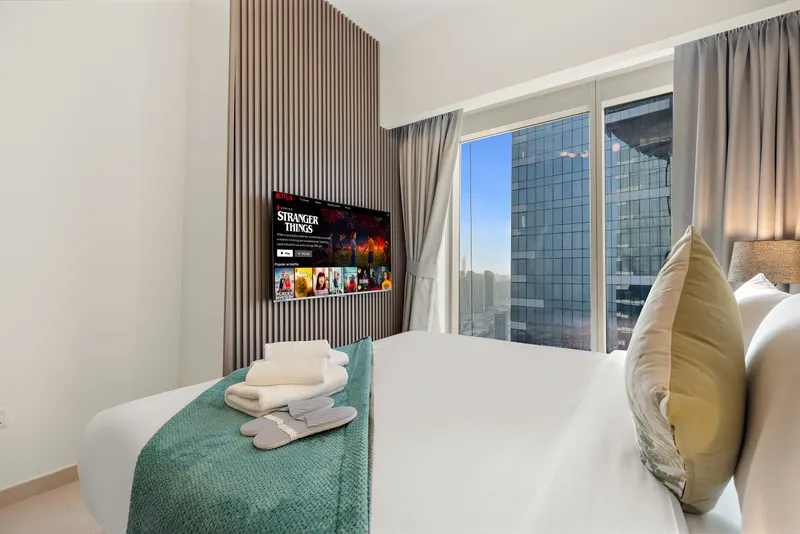 Luxe Living in Gate Tower - Pool & Gym