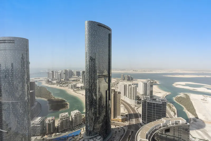 Luxe Living in Gate Tower - Pool & Gym