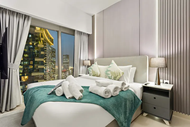 Luxe Living in Gate Tower - Pool & Gym