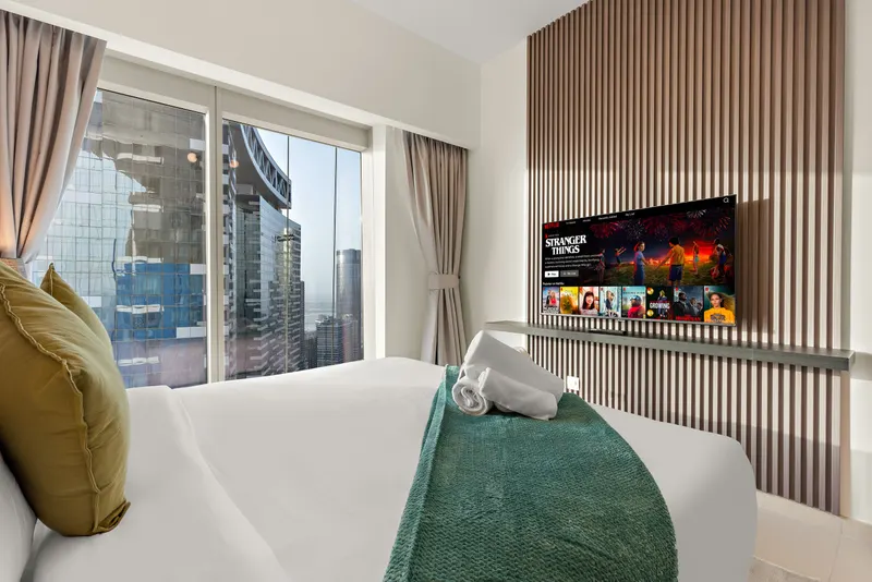 Luxe Living in Gate Tower - Pool & Gym