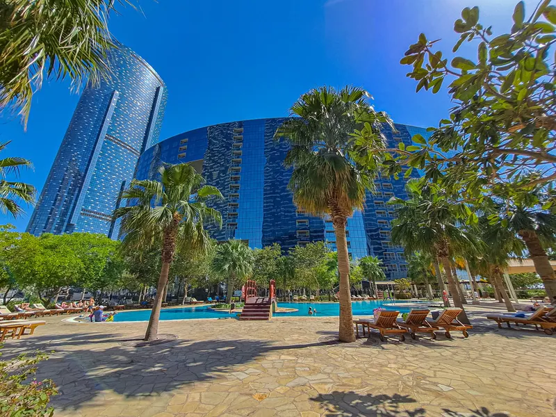 Luxe Living in Gate Tower - Pool & Gym