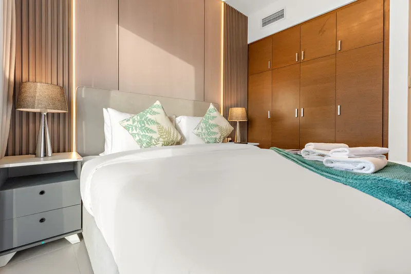 Luxe Living in Gate Tower - Pool & Gym