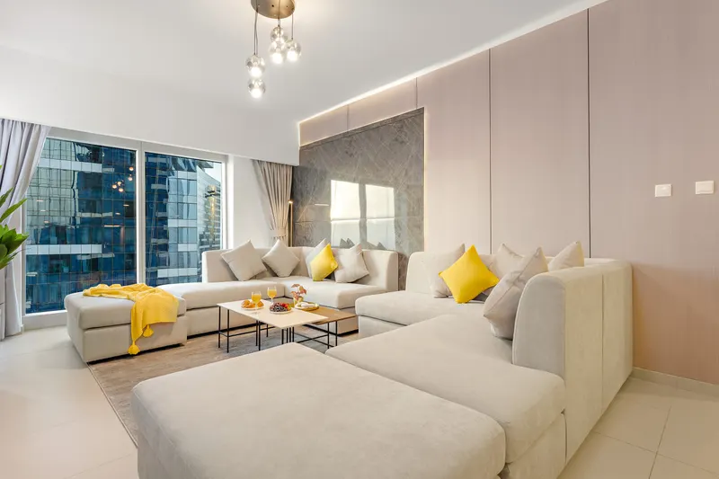 Luxe Living in Gate Tower - Pool & Gym