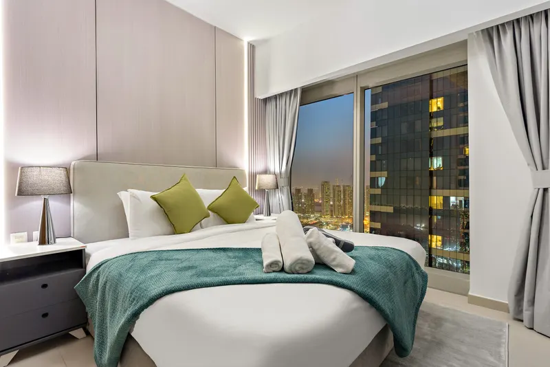 Luxe Living in Gate Tower - Pool & Gym