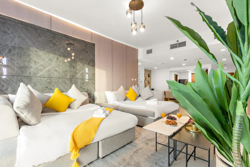 Luxe Living in Gate Tower - Pool & Gym