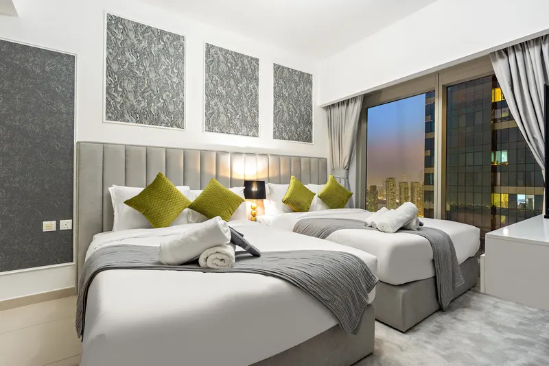 Luxe Living in Gate Tower - Pool & Gym