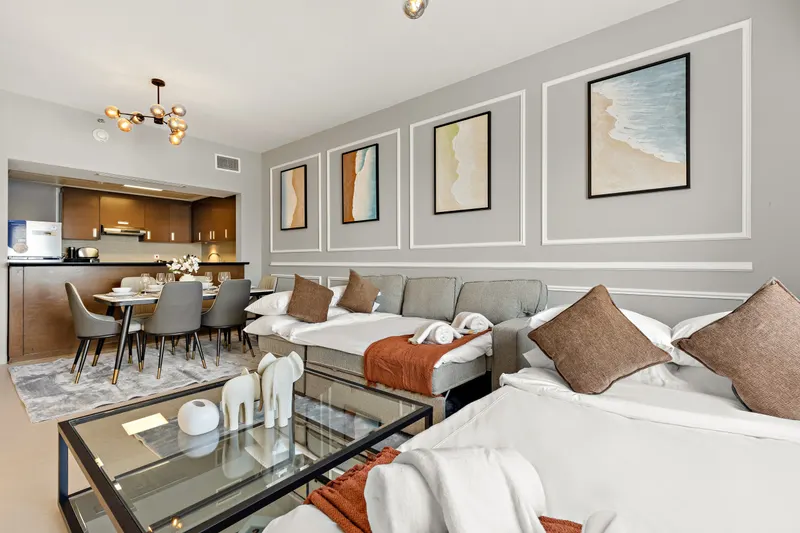 Supreme Serenity: Breathtaking Views, Pool & Gym