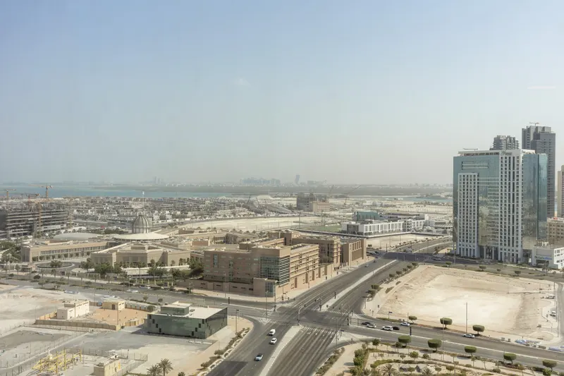 Supreme Serenity: Breathtaking Views, Pool & Gym