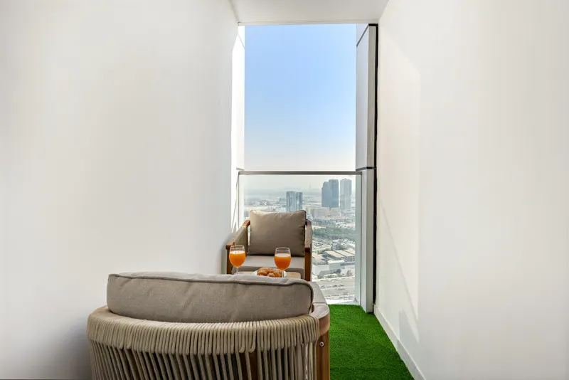 Dream Escape in Radiant Boulevard