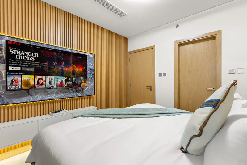 Dream Escape in Radiant Boulevard