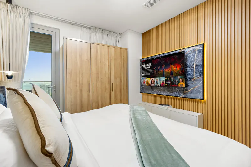 Dream Escape in Radiant Boulevard