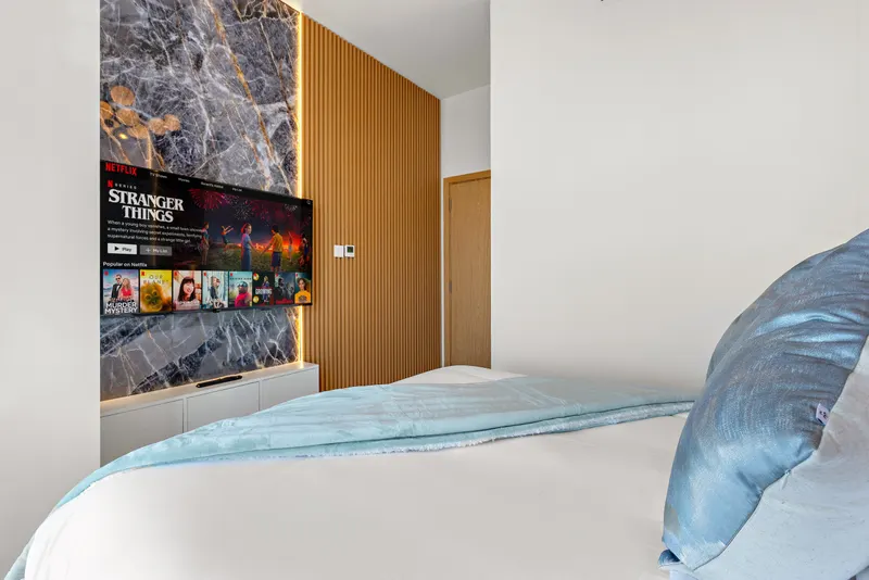 Dream Escape in Radiant Boulevard