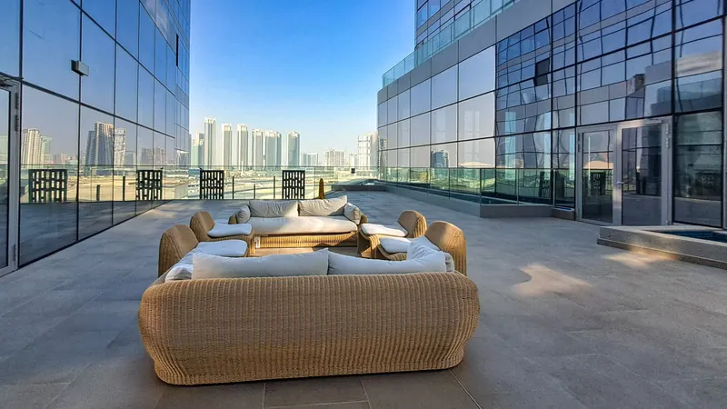 Sublime Oasis in Radiant Boulevard
