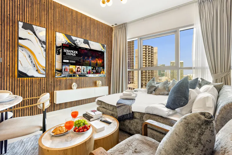Vibrant Haven in Radiant Boulevard