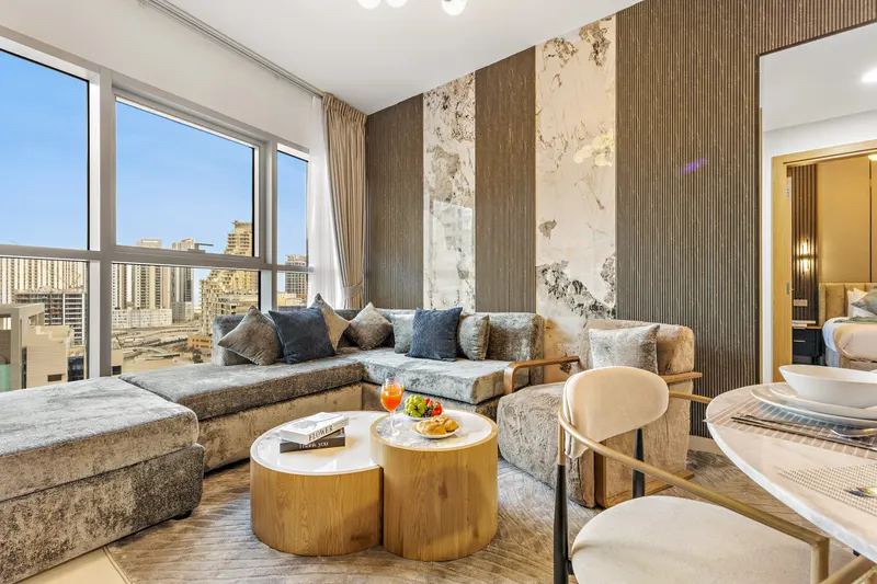 Vibrant Haven in Radiant Boulevard