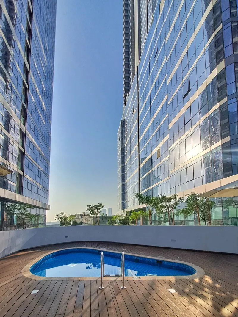 Vibrant Haven in Radiant Boulevard