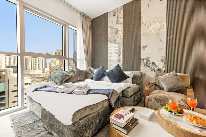 Vibrant Haven in Radiant Boulevard
