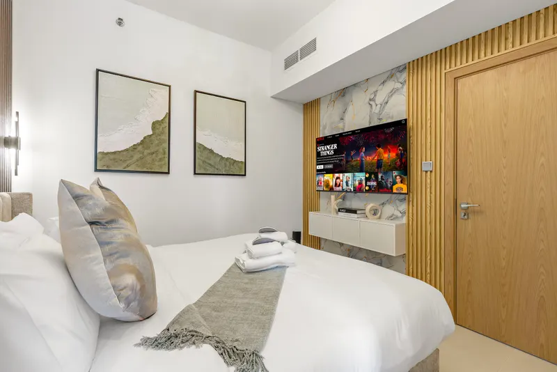 Vibrant Haven in Radiant Boulevard