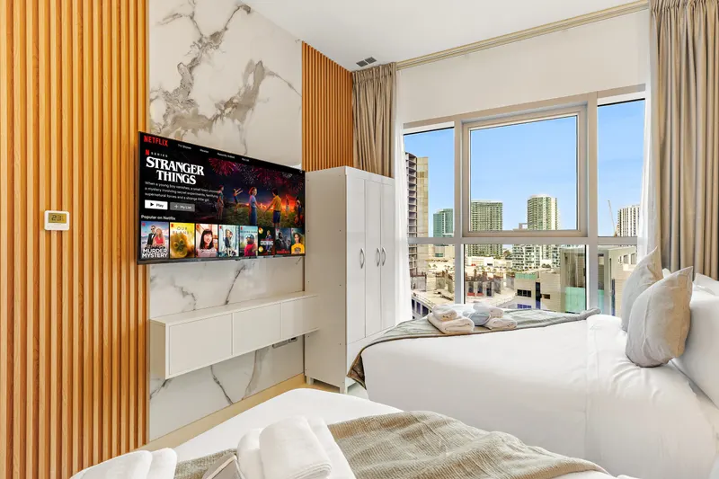 Vibrant Haven in Radiant Boulevard