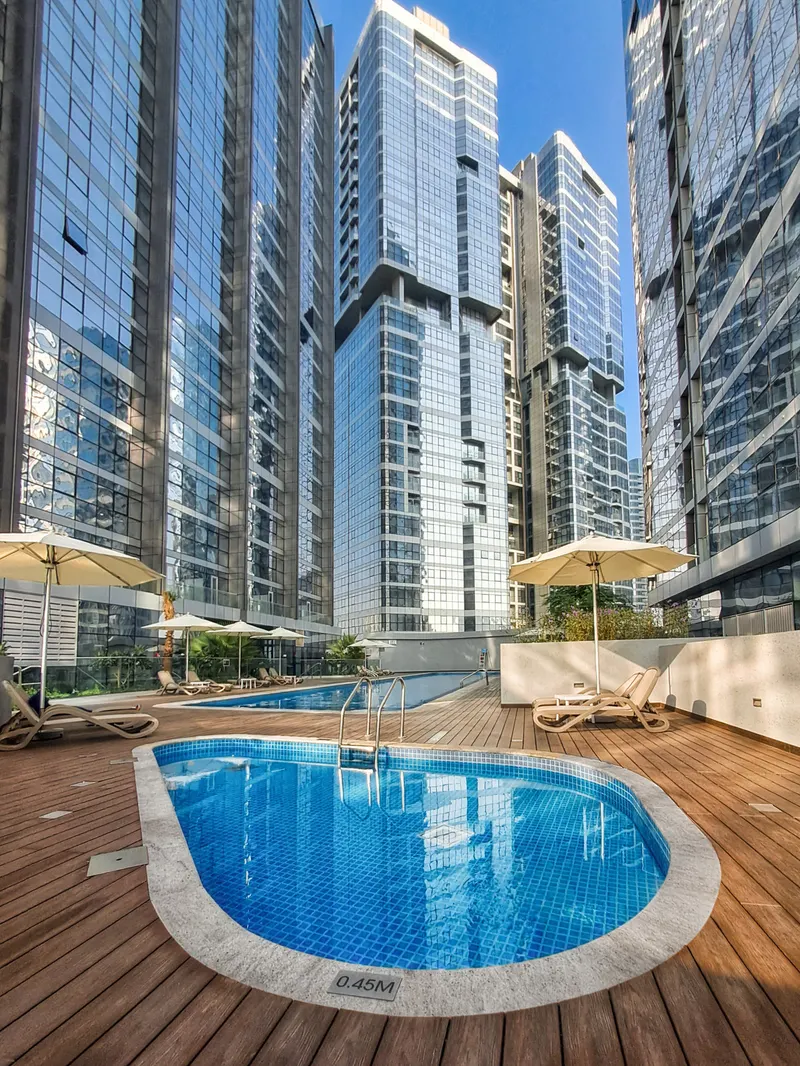 Vibrant Haven in Radiant Boulevard