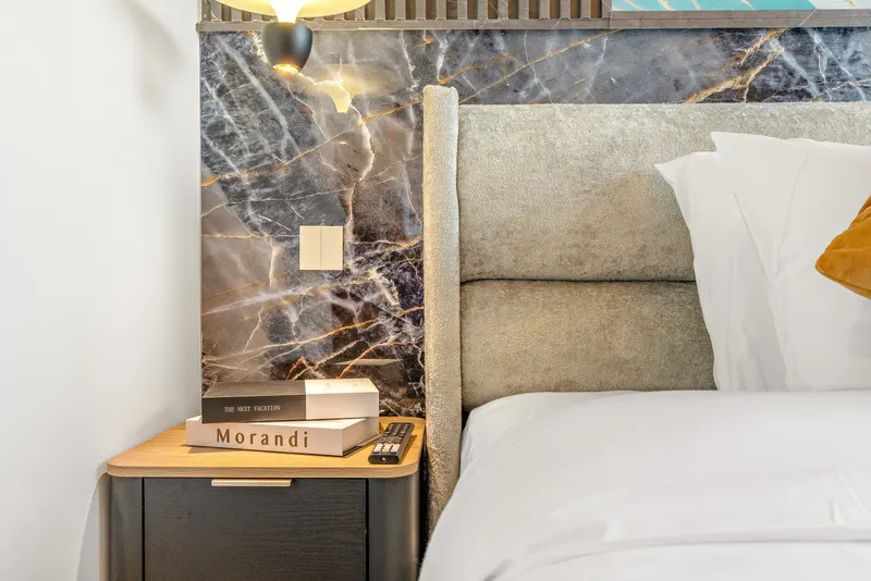Vibrant Haven in Radiant Boulevard