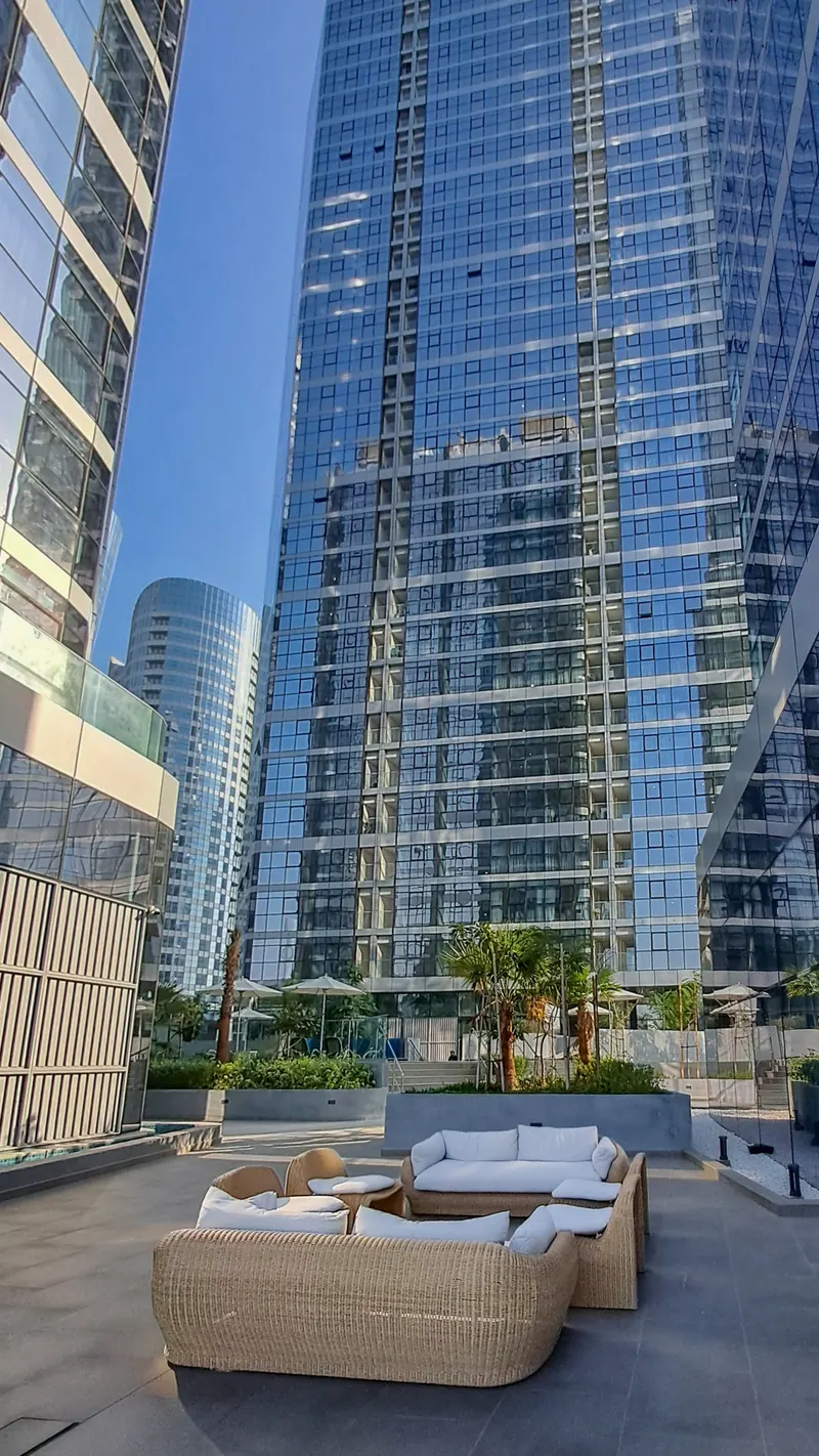 Vibrant Haven in Radiant Boulevard