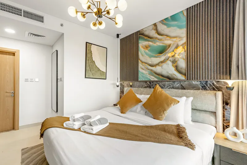 Vibrant Haven in Radiant Boulevard