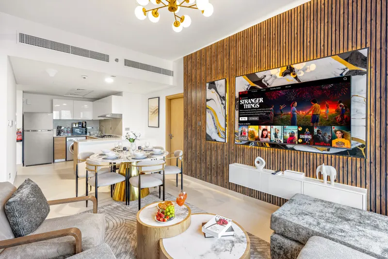 Vibrant Haven in Radiant Boulevard
