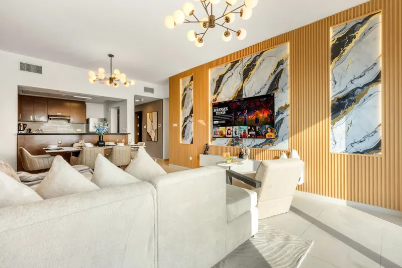 Leading Apt in Gate Tower w/ Pool & Gym