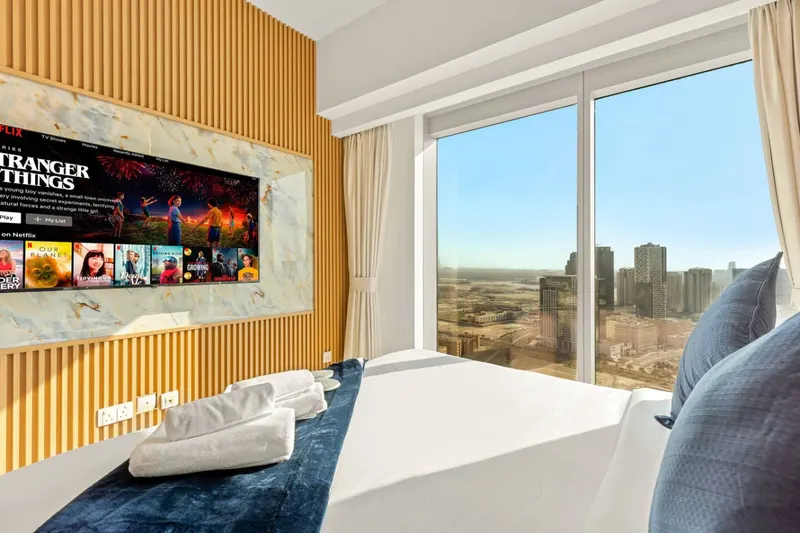 Leading Apt in Gate Tower w/ Pool & Gym