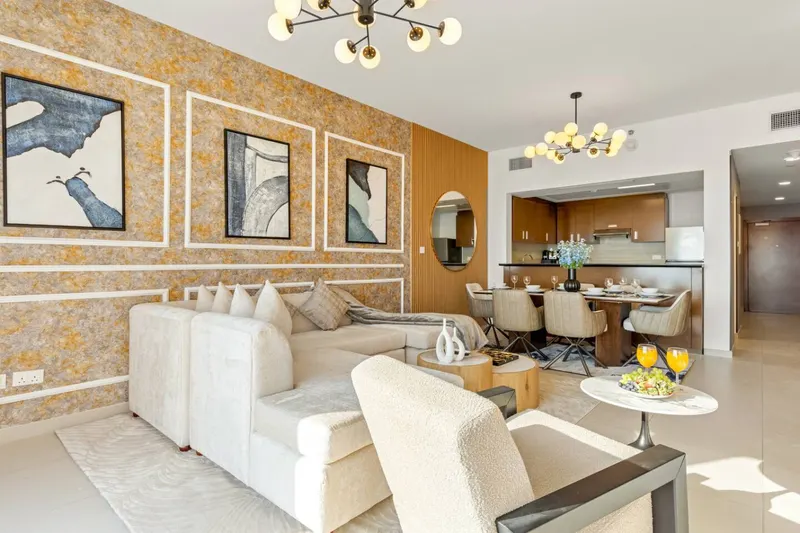 Leading Apt in Gate Tower w/ Pool & Gym