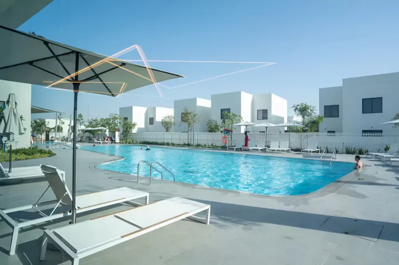 Yas Island Villa: SeaWorld & Ferrari