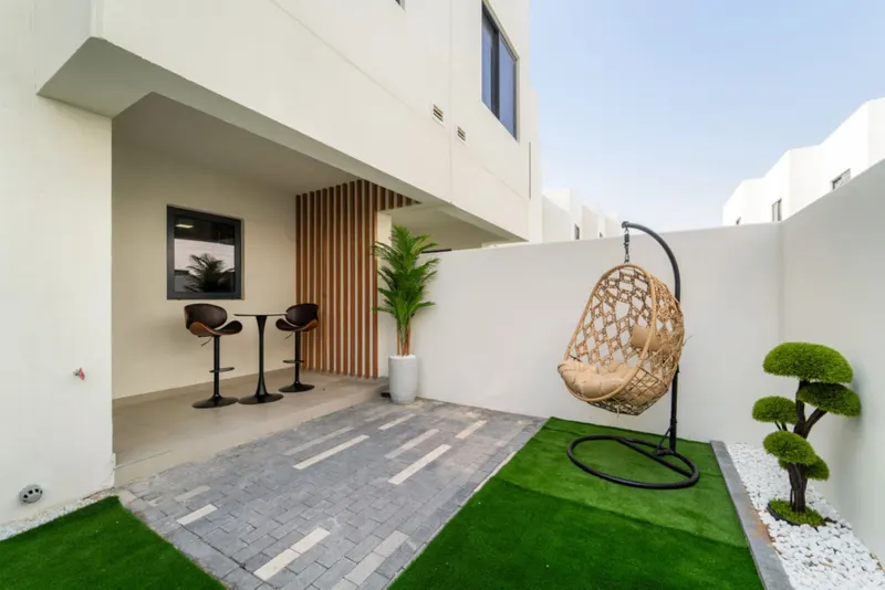 Yas Island Villa: SeaWorld & Ferrari