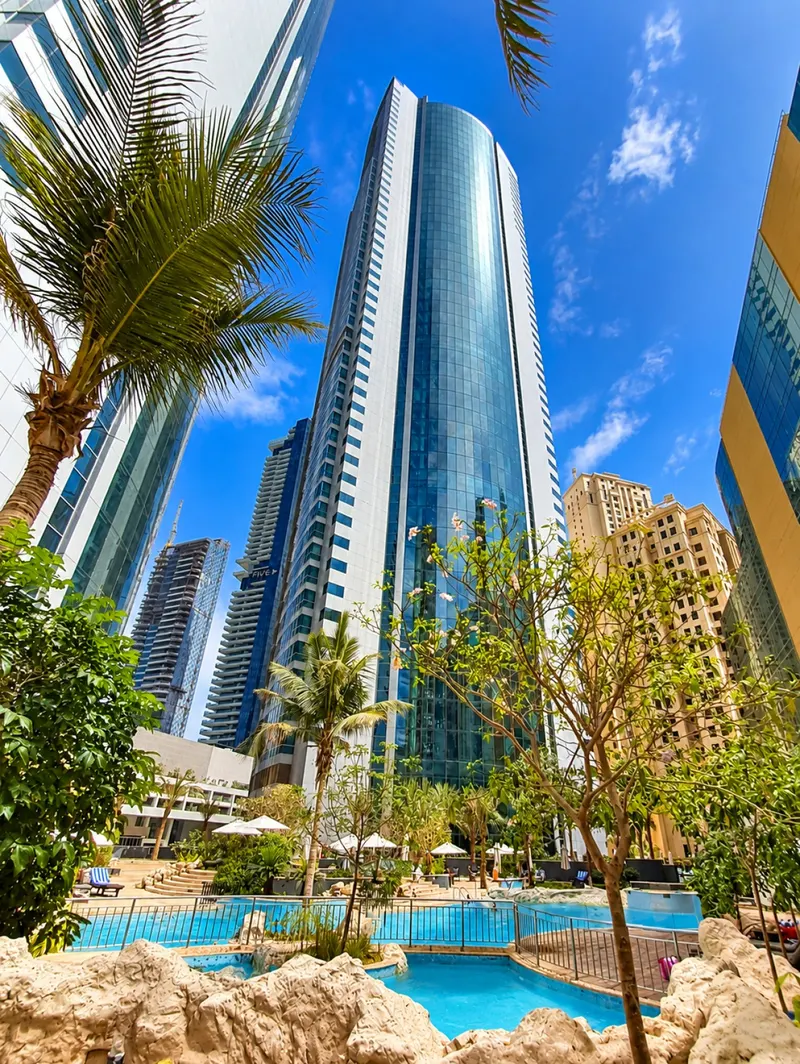 JBR Luxe Seaviews w/ Alfa Gaming Set: Pool & Gym