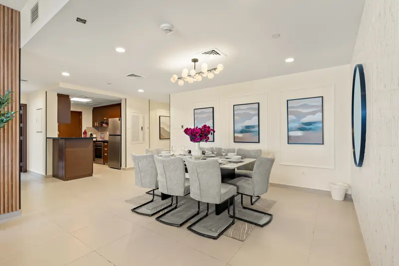 Grand Oasis in Gate Tower w/ Pool & Gym