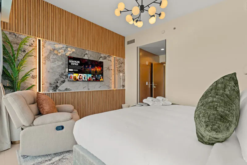 Grand Oasis in Gate Tower w/ Pool & Gym