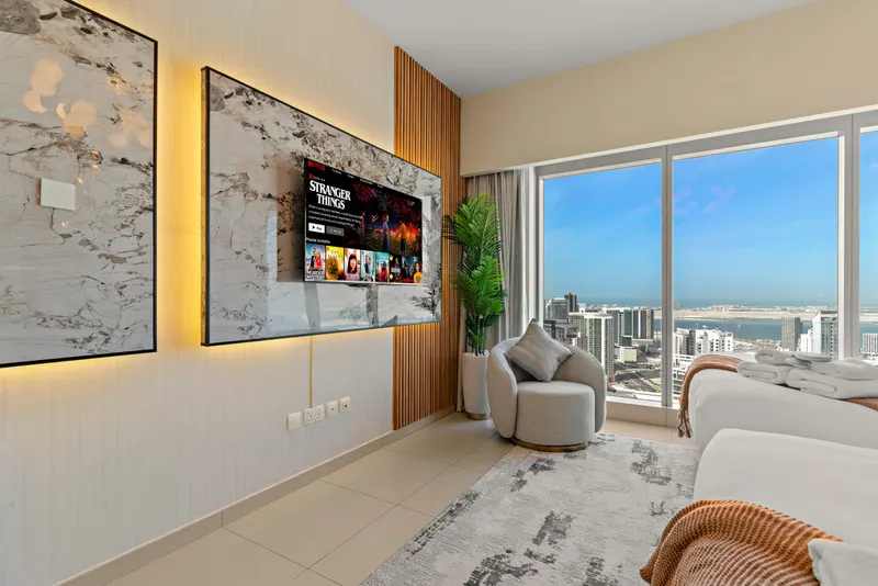 Grand Oasis in Gate Tower w/ Pool & Gym